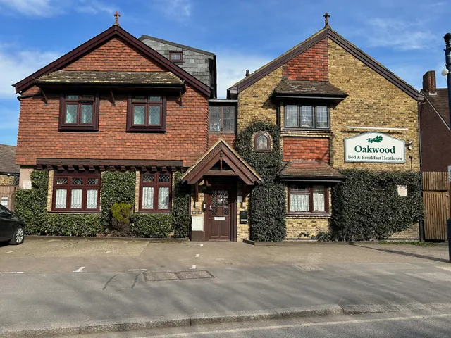 Oakwood Bed and Breakfast Heathrow