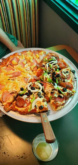 Round Table Pizza