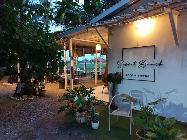 Secret Beach Cafe and Bistro