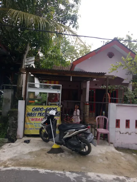 Gado gado,lotek, pecel telur mbak riska, (cabang complek kolombo bu iduk)