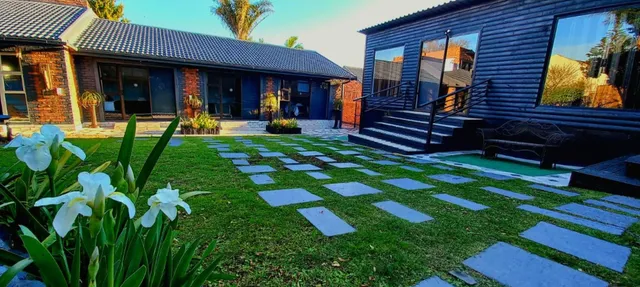 9 Serendipity Stay (9SS)