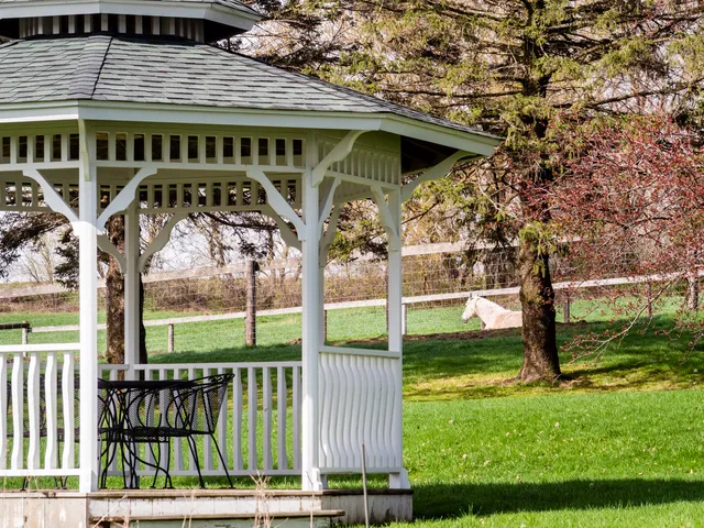 Hoffmann Stables & Tack Shop LLC