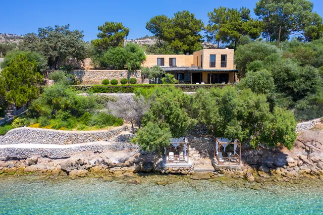 AQUAVISIONAIRE beach front villa Rhodes