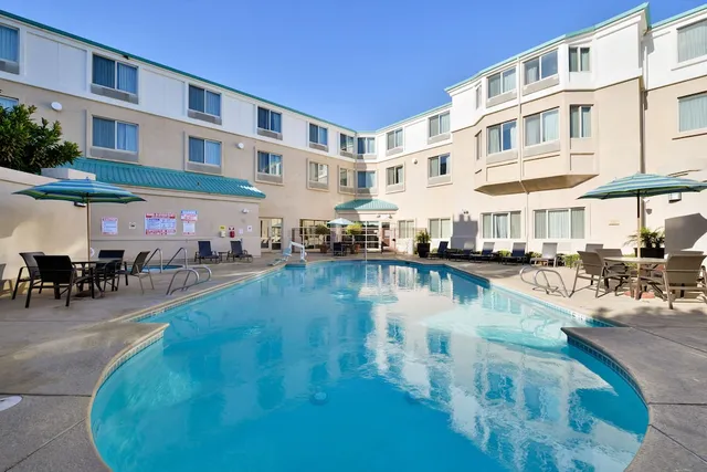 Holiday Inn Express & Suites Elk Grove Central - Hwy 99 by IHG