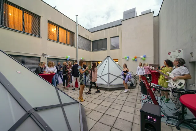 CHORS like a hotel | Capsule & NFT Boutique Hostel Bratislava