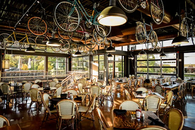 Café Hollander Hilldale