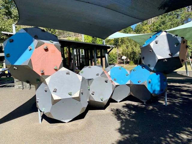 Rocks Riverside Park