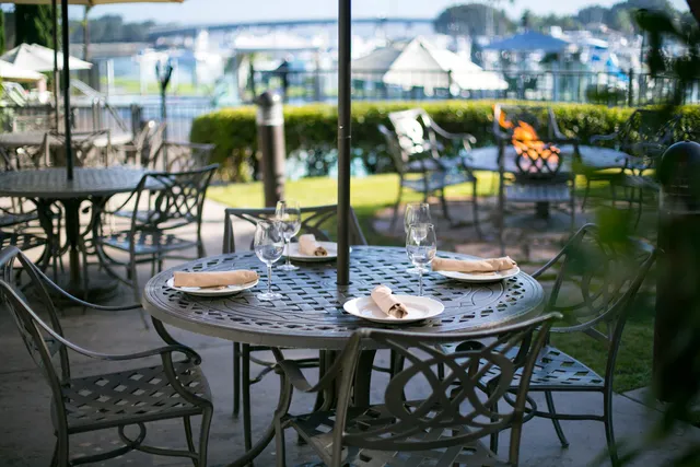 Firefly Eatery & Bar