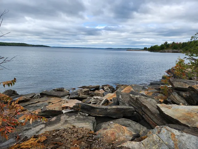 North Shore Rugged Hiking Trail