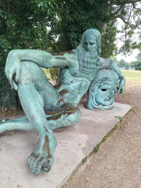 Statue Leonardo da Vinci