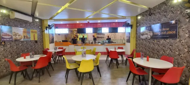 Yellow House Cafe - Near Kubera Lingam