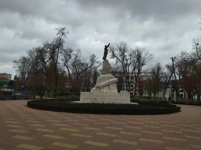 Vishnyakovskiy Skver