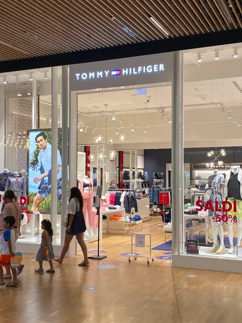 Tommy Hilfiger