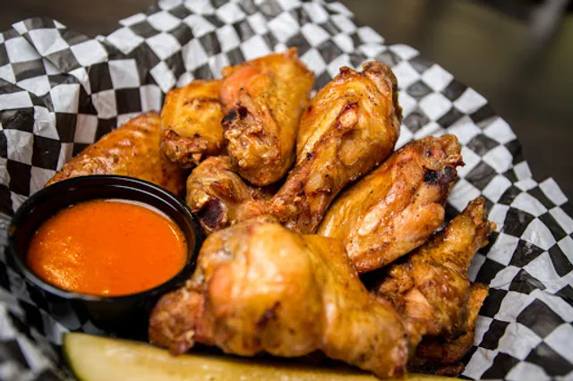 Chicken N Pickle - Grand Prairie