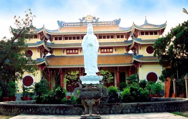 Pho Da Temple