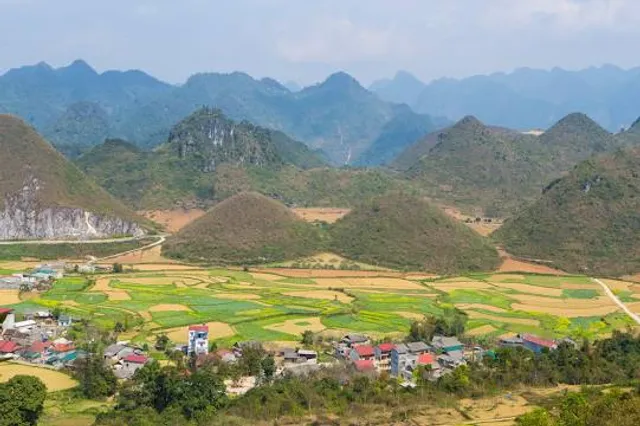 Núi đôi quản bạ