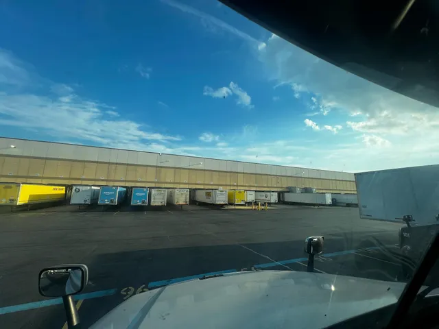 DET1 Amazon Fulfillment Center