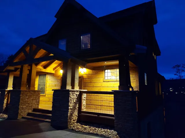 The Lodge at Coopers Hawk