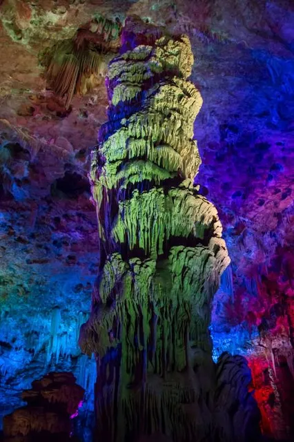 Gruta de la Salamandra