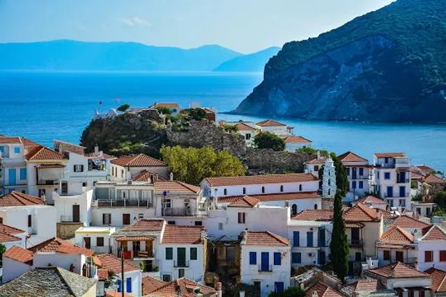 Ancient Peparithos castle & The Venetian fortress of Skopelos