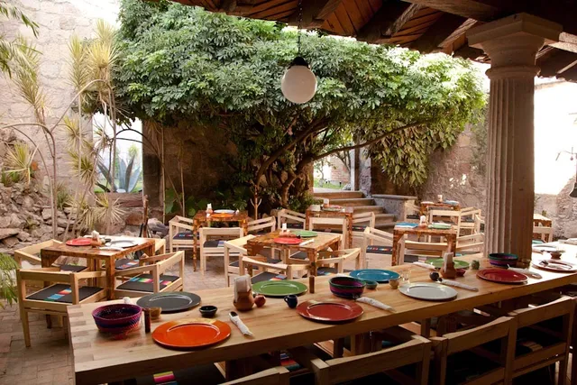 Tata Mezcalería + Cocina