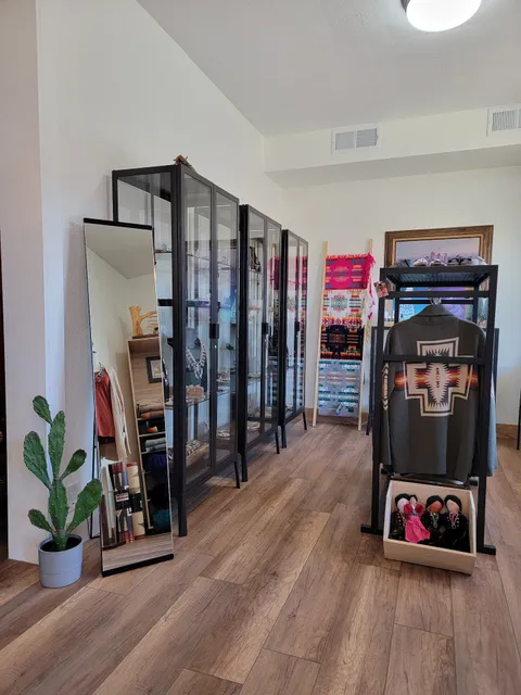 The Navajo Crafting Co.