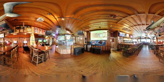 Beach House Bar & Grill