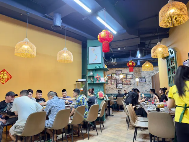 Hanoi Quan - Viet Nam Cruise