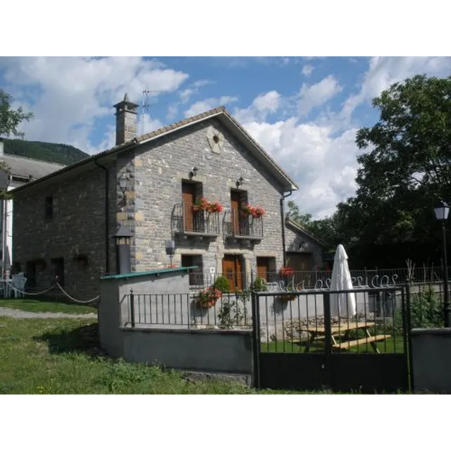 Casa Rural Borda Os´pericos