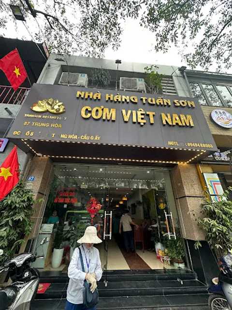 Nhà hàng Cơm Tuấn Sơn