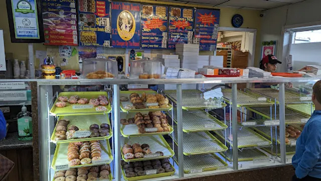 Baker's Dozen Donut Shop