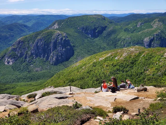 Mont-du-Lac-des-Cygnes Trailhead