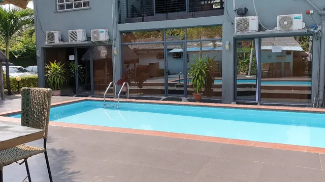 The Winehouse Lounge, Shop & Guest Rooms