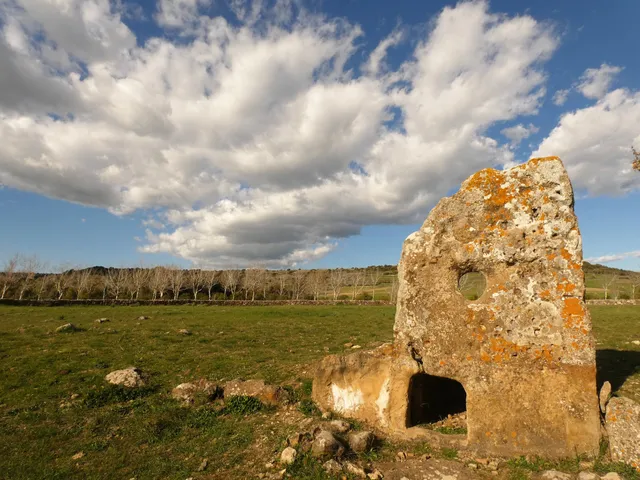 Tomba di giganti di Su Cuaddu 'e Nixias