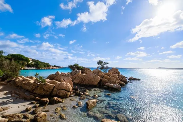 Capriccioli beach (West)