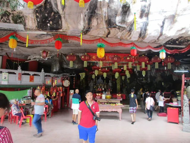 Loong Thow Ngam Temple