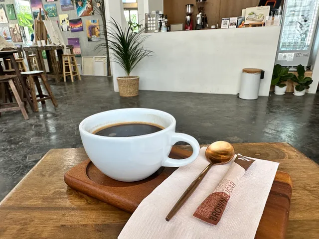 Thong-Urai Cafe & Paw Made Painting