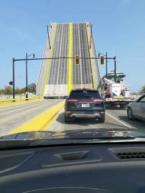 Charles Berry Bridge