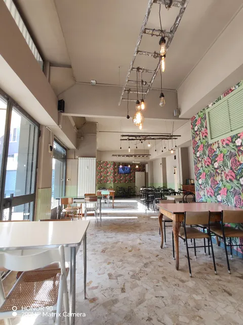 OYE PUPUSERIA Y CAFÉ