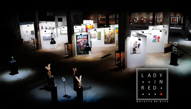 Lady in Red - Galeria de Arte