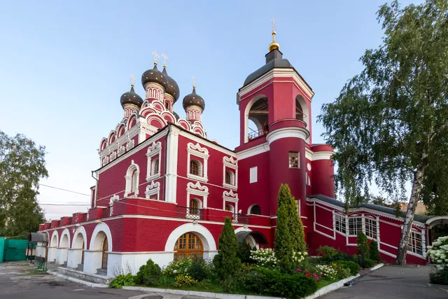 Khram Tikhvinskoy Ikony Bozhiyey Materi V Alekseyevskom