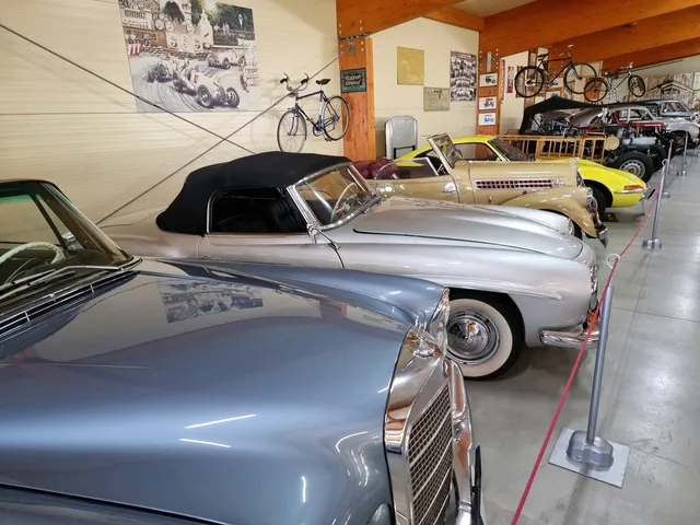 MOTO AUTO MUSEUM - OLDTIMER