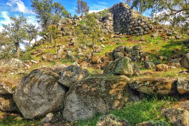 Complesso Nuragico e Nuraghe di Noddule