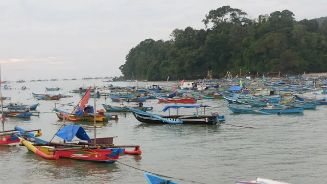 Pantai Timur Pangandaran