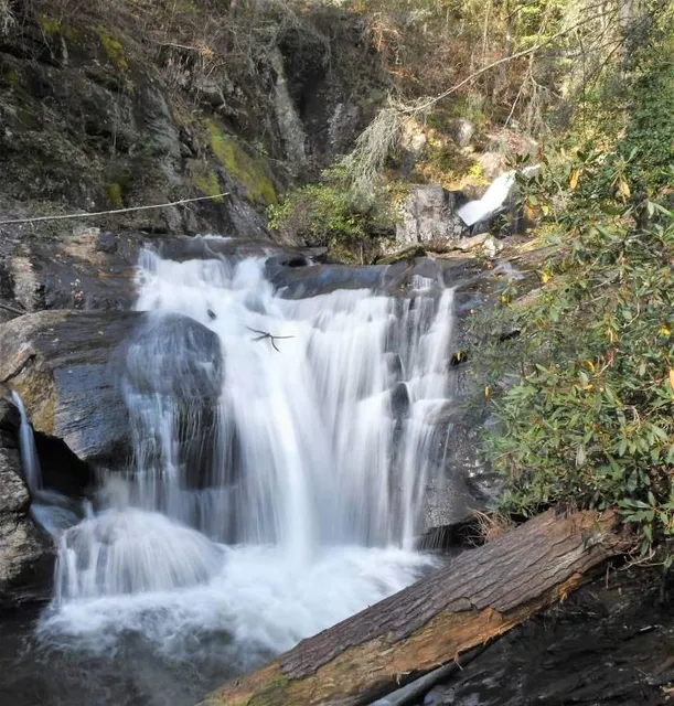Dukes Creek Falls