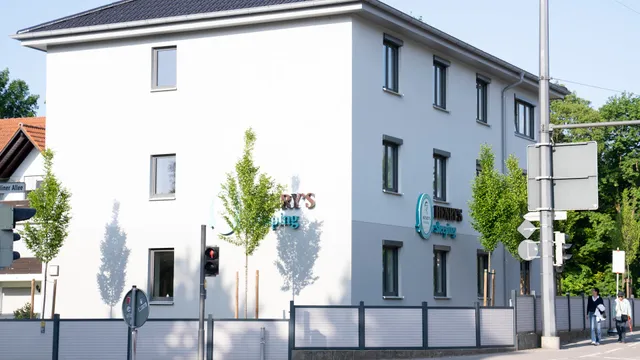 Henrys Sleeping am Augsburger Eiskanal