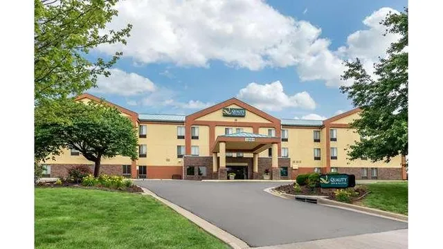 Quality Inn & Suites Lenexa Kansas City