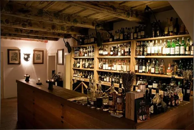 AMBIX Gypsy Club and Restaurant