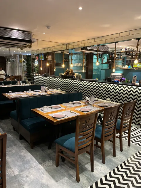 La Veggie – Pure Veg & Jain Restaurant | Banquet in Girgaon Chowpatty, Charni Road