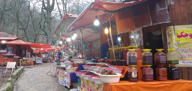 Ghalehroodkhan Bazar